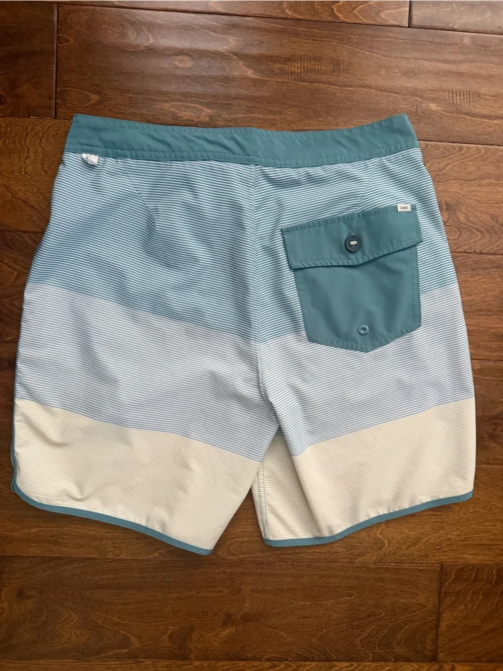 VUORI Cruise Boardshorts Men's Size 30 Sagebrush Wave Stripe V314 Striped